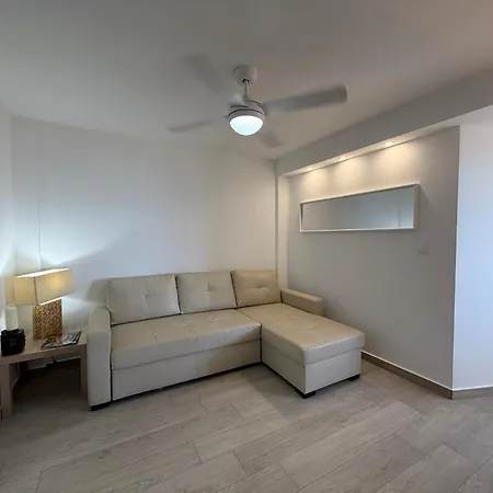 Апартаменты R39 Modern One Bedroom Esmeralda Ii Ла-Кала-де-Михас